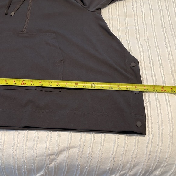 EUC Athleta Glacier handkerchief hoodie poncho - extra small - Picture 5 of 13